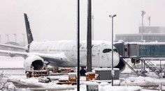 Mníchovské letisko obnovilo prevádzku. Sneh však aj naďalej komplikuje dopravu na juhu Nemecka