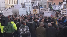 Vrcholí najdrahšia volebná kampaň v našej histórii. O voliča sa bojuje prakticky všade