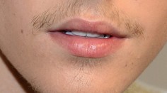 Kto mu zráta všetky fúziky? Toto si mal radšej oholiť!