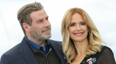 Video, ktoré trhá srdce: John Travolta tancuje s dcérou pre zosnulú manželku
