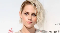 Konečne krásna! Kristen Stewart na červenom koberci zažiarila