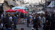 Izrael poprel, že by jeho vojaci strieľali do davu čakajúceho na pomoc