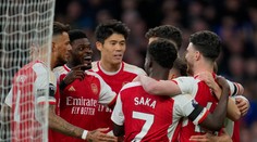 Bitka o Londýn sa nekonala. Arsenal zrovnal Chelsea so zemou a vedie Premier League