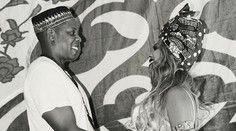 Beyoncé je stále v tom. Na brušku ukázala obrovské tetovanie