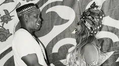 Beyoncé je stále v tom. Na brušku ukázala obrovské tetovanie