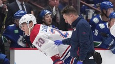 VIDEO: Juraj Slafkovský inkasoval nešetrný hit. Po tvrdom náraze na mantinel musel opustiť duel