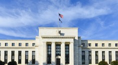 Americká centrálna banka zvýšila kľúčovú sadzbu na 16-ročné maximum