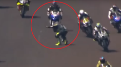 VIDEO: Šialená nehoda na pretekoch Moto1000GP. Po zrážke zahynuli obidvaja pretekári