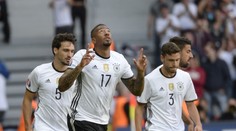 Známy futbalista čelí problémom. Boatengova matka tvrdí, že jej syn týra ženy