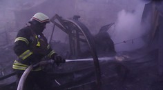 Po ruských útokoch dronmi na Ukrajine hlásia požiare a zranených