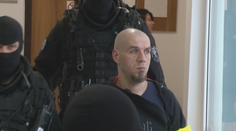 Sériový vrah sa sťažuje na podmienky vo väzení. Zakázali mu aj kontakt s priateľkou