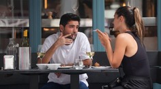 Cigareta na terase bude možno minulosťou. Európska komisia má v pláne zákaz fajčenia aj vonku