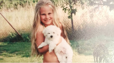 Viete, kto je toto rozkošné dievčatko? Vyrástla z nej sexy čiernovláska