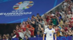 Odvšadiaľ počúval kritiku, dostal kruté známky. Mbappé odhodil masku a bol sklamaný sám zo seba