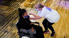 Tisíce ľudí v Británii sú po podaní neschválenej vakcíny Novavax bez potvrdenia