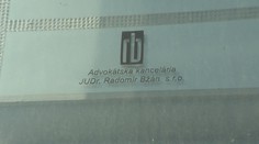 Kancelária advokáta Bžána sa sťažuje na ústavnom súde pre blokované peniaze od štátu