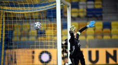 Slovan zdecimovaný koronavírusom a s Kmotríkom ml. na lavičke remizoval v Dunajskej Strede