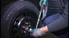 Ďalšia europovinnosť pre automobily. Nové autá budú mať povinne snímače tlaku pneumatík