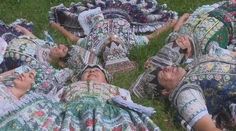 Ženičky z Čajkova pózovali svetoznámemu fotografovi