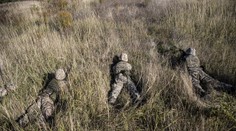 Postup Ukrajincov sa zastavil, Rusi už húfne neutekajú. Môže za to aj obdobný rozkaz, akým naháňal hrôzu Stalin