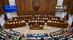 Premlčacie doby pri znásilnení sa meniť nebudú. Zhodli sa všetci poslanci v parlamente