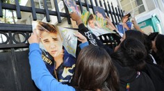 Fanúšičky odkazujú: Nehaňte nám Biebera!