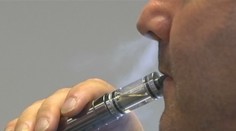 Elektronické cigarety nie sú zdravšie ako sa predpokladalo. Na svedomí majú prvú obeť