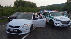 VIDEO: Policajti naháňali po Bratislave údajného zlodeja na aute. Padlo aj niekoľko výstrelov