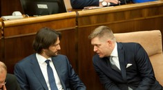 Človek, čo môže niečo povedať o Bašternákovi, je viazaný mlčanlivosťou. Niečo ale prezradil