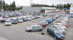 Koniec malých autobazárov v Čechách. Tento rok skrachujú desiatky