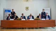 Hlavné mestá V4 spojí vysokorýchlostná železnica, deklaráciu už podpísali ministri