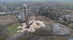 Definitívny koniec legendy. Pri Leviciach odpálili komíny vychýreného 130-ročného cukrovaru