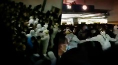 VIDEO: Na letisku v Šanghaji pre testovanie zavládol chaos. Televízia situáciu vykreslila úplne inak