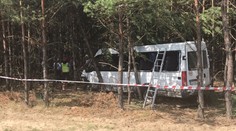 Medzi Rohožníkom a Malackami havaroval mikrobus, traja ľudia sa zranili