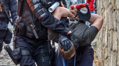 V súvislosti s protestami v Bratislave obvinila polícia päť osôb