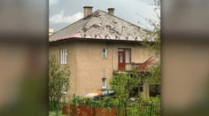 Búrka a krúpy s veľkosťou tenisovej loptičky v Brezne zanechali obrovské škody. Stále pracujú na ich odstraňovaní