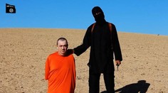 Na internete sa objavilo video s údajnou popravou Alana Henninga