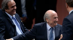 Stopka od FIFA pre Platiniho a Blattera, ktorý sa voči verdiktu neodvolá