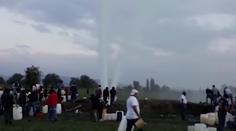 Ľudia utekali s nádobami k prevŕtanému potrubiu s palivom, výbuch zabil najmenej 66 ľudí