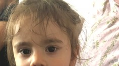 Zlodej ukradol auto aj s batoľaťom. Keď ho neskôr našli, dieťa tam nebolo