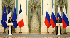 Macron telefonoval s Putinom takmer dve hodiny. Ich dohoda vzbudzuje nádej pre Európu