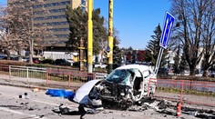 Vodič, ktorý tvrdí, že mal pri tragickej nehode v Košiciach kŕče a nič si nepamätá, zostáva vo väzbe