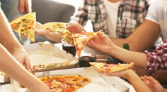 Platíte pri donáške jedla za obaly? Reštaurácie si za ne pýtajú peniaze nezákonne