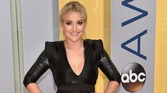 Móda z hudobných cien: Sestra Britney Spears hviezdou červeného koberca