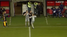 Najkurióznejšie striedanie vo futbale: Švéd takmer spoluhráčovi vypichol oko