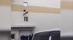 Ruské nákupné centrum sa zmenilo na horiace peklo: Ľudia rozbíjali dvere a skákali z okien