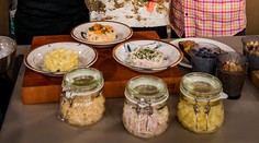 Tej chuti neodoláte. Urobte si doma vlastný parížsky, zemiakový či zelerový šalát