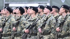 Po streľbe v kasárňach neďaleko Viedne zomrel vojak, ďalší je zranený
