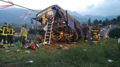 V Taliansku havaroval autobus s českými turistami. Prvé hrozivé zábery