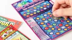 Vyhrala v lotérii, no peniaze doteraz nevidela. Žena sa sťažuje na nové pravidlo